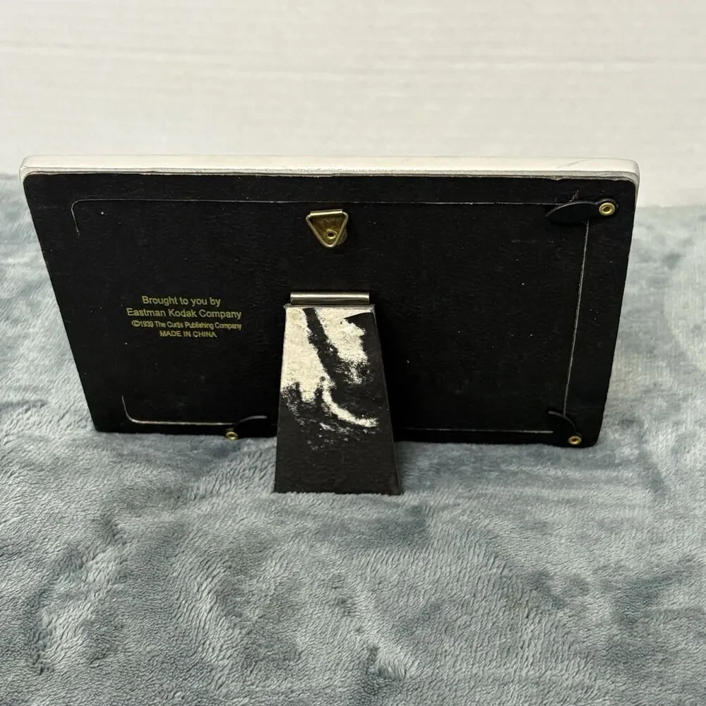 Vintage Kodak Norman Rockwell Picture Frame Holiday Memories 2000 Chrismas Xmas
